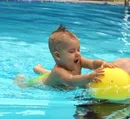 Учим малыша держаться на воде: Несколько важных советов