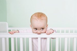Как выбрать кроватку для новорожденного ребенка